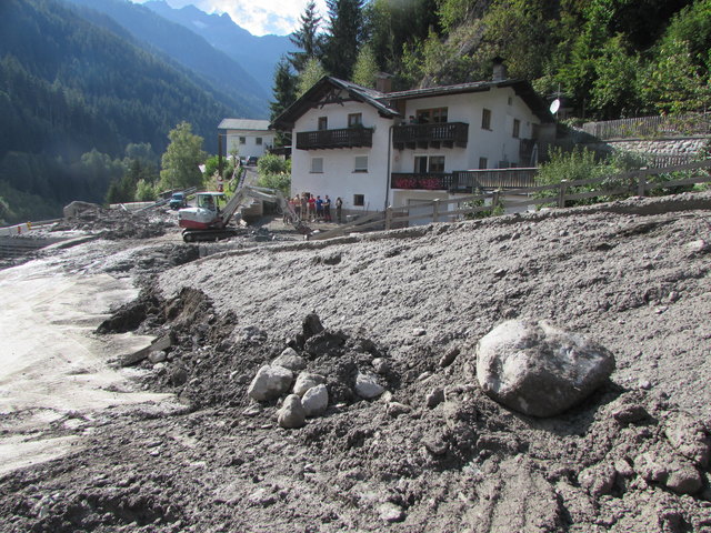 Auch in Strengen gehen die Aufräumungsarbiten voran. | Foto: Tamerl