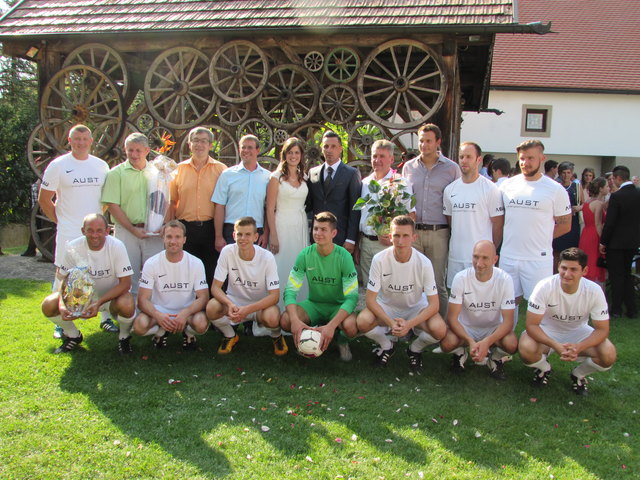 Stehend v.l. Abraham Jürgen, Jira Franz, Schweng Karl, Österreicher Erich, Sabrina und Gerald Pulz, Rechensteiner Wolfgang, Ruschka Roland, Hipfinger Andreas, Schreiber Arno
Hockend v.l. Weingartshofer Herbert, Girsch Michael, Weingartshofer Raphael, Schweng Stefan, Forstner Dominik, Forreth Manfred und Heindl Manuel.