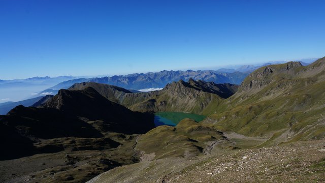 vom Joch der erste Blick zum Wilden See