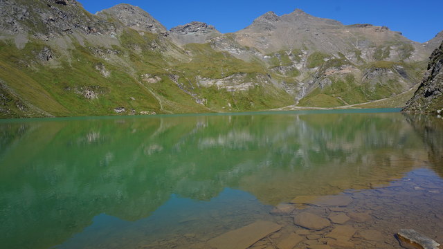 das glasklare Wasser