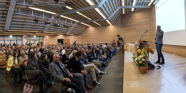 Full House in Sport- u. Kongresszentrum: Großes Interesse gab es für die Vorhaben der Gemeinde für die WM2019.