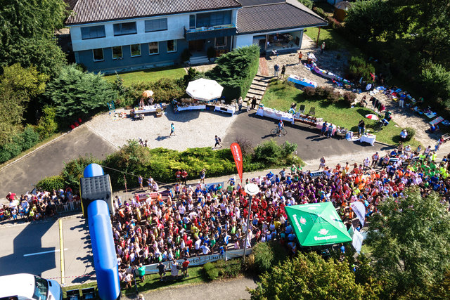 So viele Teilnehmer wie noch nie nahmen die einzelnen Laufbewerbe des Zweibrückenlaufs in Angriff. | Foto: Luftbilder Innviertel