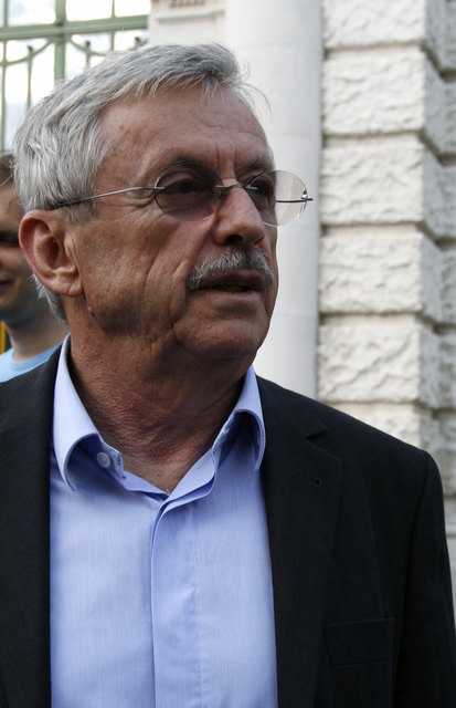 Austrian journalist and historian Peter Huemer