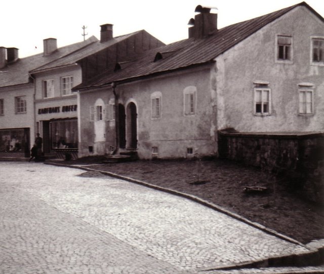 Der Kirchenplatz in Peilstein wurde 1968 saniert | Foto: Foto: privat