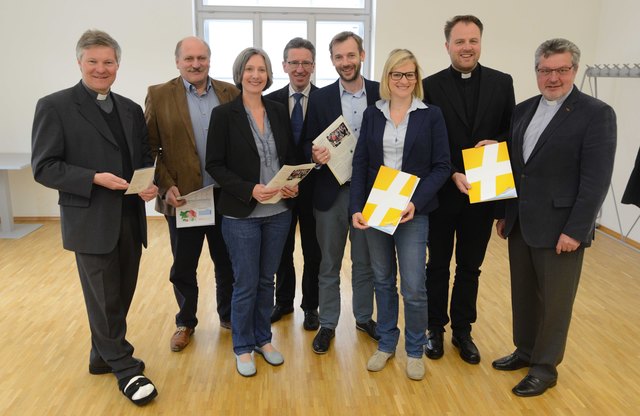 Das Projektteam bestehend aus den katholischen Dekanaten, AMS, Fonds für Arbeit und Bildung, Regioteam,  Regionalmanagement. | Foto: Kuss