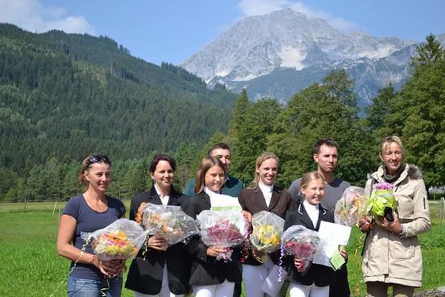 Eva Wilfinger, Elvira Raith, Svenja Lubensky, Hans Lechner, Kerstin Lubensky, Darla Dreier, Markus Buder und Astrid Thomanek. | Foto: Pferdefreunde Gesäuse