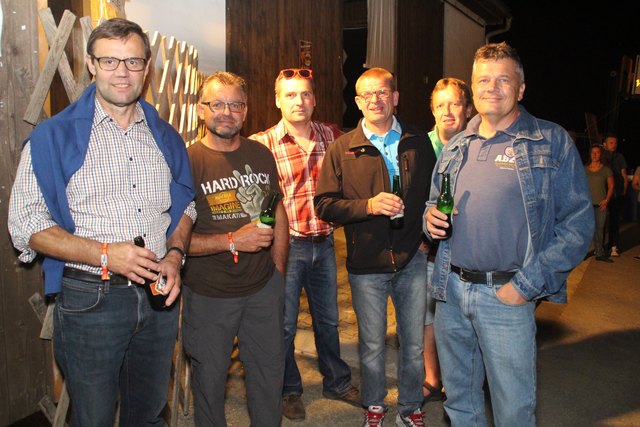 Bürgermeister Franz Penz – seit mehreren Jahren Stammgast   nützte den Besuch beim SoundShake zu einem unterhaltsamen Gespräch mit Andreas Buchberger, Gotfried Schmidt, Johannes Punz, Johann Hiesberger und Klaus Korosek. | Foto: musikkapelle-mauer.at