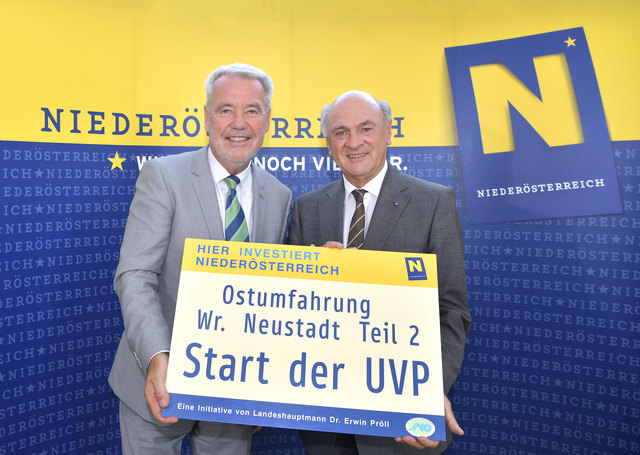 Wiener Neustadts Bürgermeister Klaus Schneeberger (l.), LH Erwin Pröll. | Foto: NLK/Pfeiffer