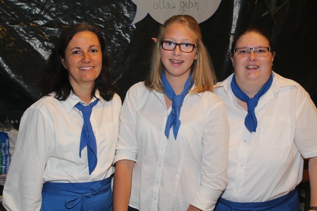 Verwöhnten die Gäste in „Kurti`s Heurigen „Waun’d Musi vuabei is …“: Martina Hauer, Julia Prohaska, Heid Ruhhofer | Foto: musikkapelle-mauer.at