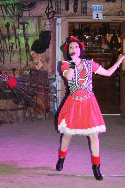 "Singen ist pure Lebensfreude" – dies lässt die "Berghex" bei Ihren Auftritt auch das Publikum spüren. | Foto: www.berghex.at