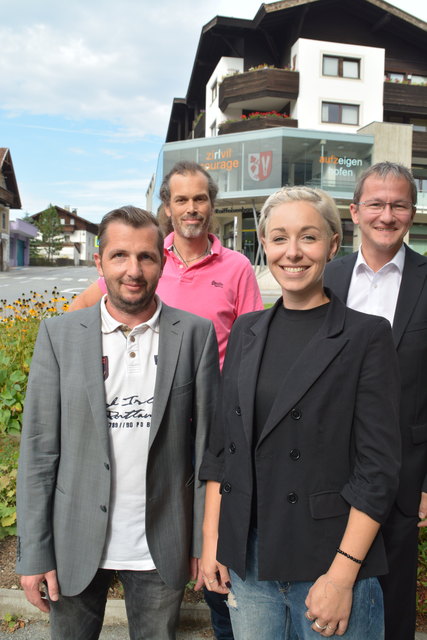 ZIRL AKTIV: Vizebürgermeisterin Victoria Rangger mit Thomas Pichler (vo.li.), Rainer Schöpf (hi.li.) und Karl Neurauter (hi.re.).