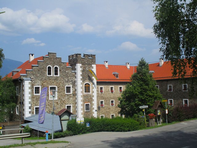Für Kultur wird in Baldramsdorf im Schloss Unterhaus mit dem 1. Kärntner Handwerksmuseum gesorgt