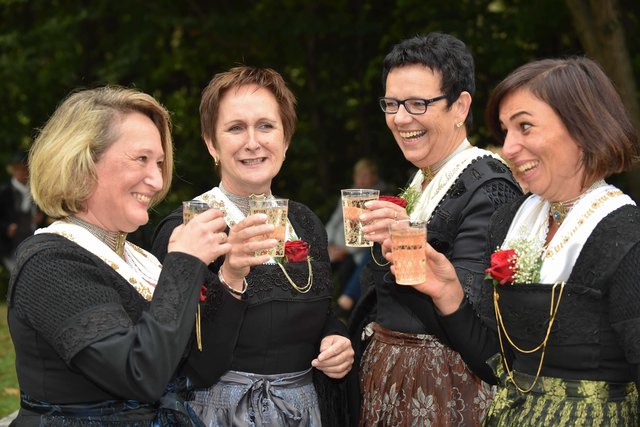 Prost! Am letzen Sonntag im September wird zum großen Kirchtagsfest ins Museum Tiroler Bauernhöfe geladen.