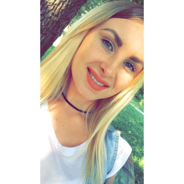 Meine Leidenschaft ist es die Mode und immer up to Date sein von den neuestens Trend's :)