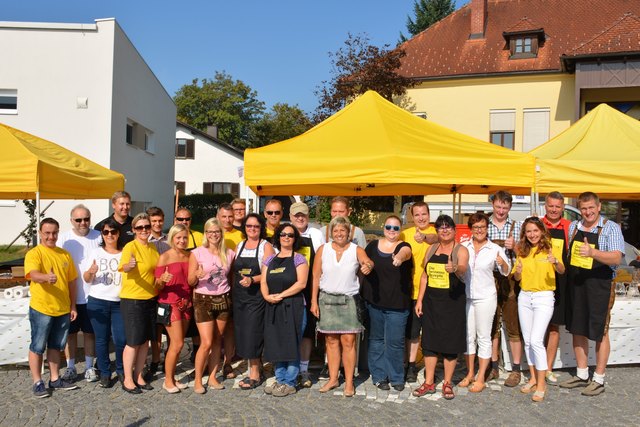 Das ÖVP Team sagt Danke bei den zahlreichen Besuchern des Familienfrühschoppens. | Foto: Christian Auberger