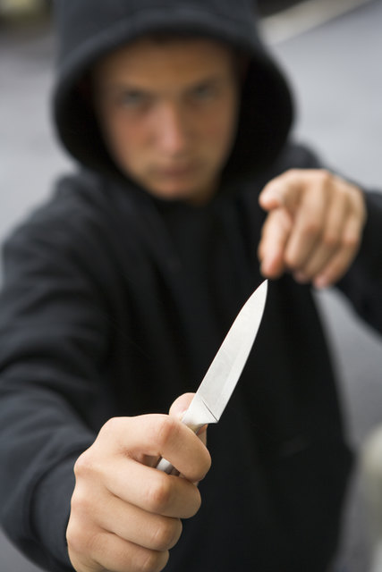 Die Asylwerber waren jeweils mit zwei Messern bewaffnet.