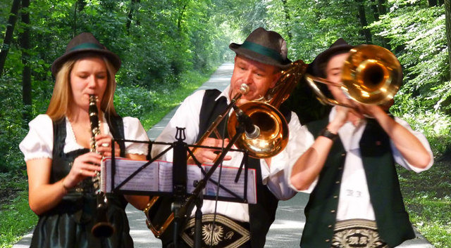 Die Familie Runggatscher beim Musizieren.