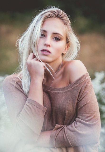 Ich hatte bereits das Vergnügen etwas öfter vor der Kamera zu stehen, jedoch würde ich gerne noch so viele Dinge lernen! Ich habe etwas gefunden was mir wirklich Spaß macht und ich werde nichts unversucht lassen um meinen Traum irgendwann zu Verwirklichen.