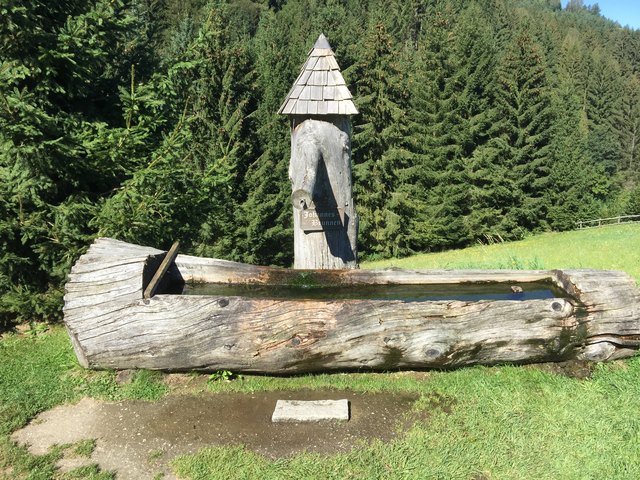 Johannesbrunnen am Johannesweg