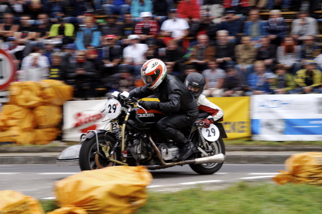Saller Josef mit Saller Monika aus D auf einer Ducati 900 SSD, 900 ccm, 68 PS, 2 Zylinder, Bj. 1975 | Foto: Regionalsport.at