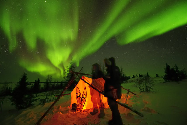 Polarlichter über der Arktis bei Hudson Bay, Kanada. | Foto: Thomas Sbampato