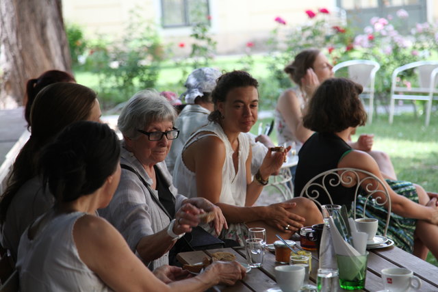 Der Performance-Brunch verbindet Kulinarik und Kultur. | Foto: Aline Kristin Mohl