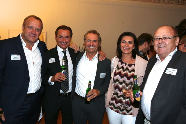 Werner Griesmaier, Josef Rumpl, Hubert Trunkenpolz und Gerhard Priewasser mit Gattin. | Foto: Cityfoto