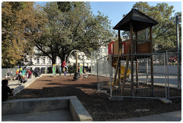 Der Spielplatz war nur schwach besucht, denn ... s. nächstes Bild