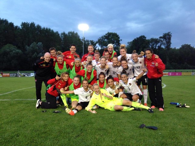 Das U19-Team holte einen Sieg und ein Remis gegen Ungarn.