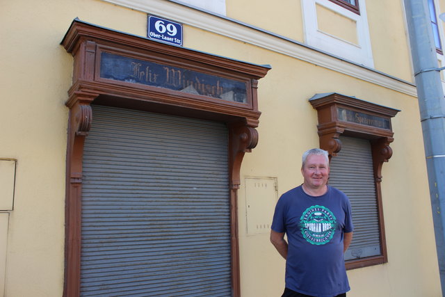 Das Portal hat Robert Traub so belassen, wie es war, nur die Fenster hat er zugemauert.