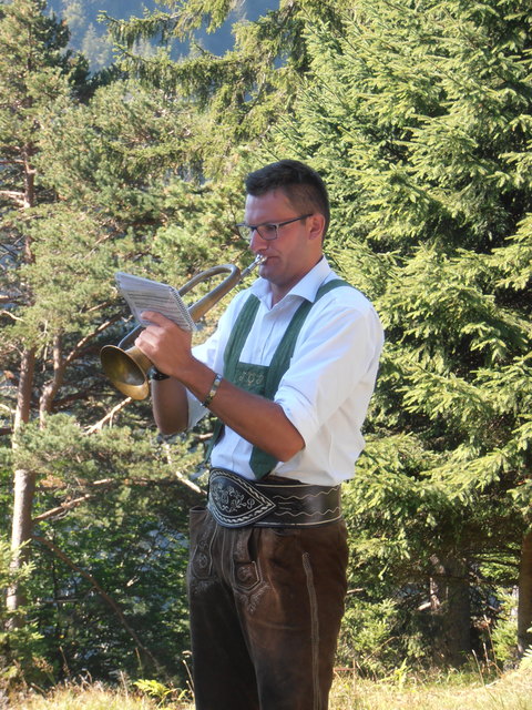 ein Mitglied der Gruppe "Tiroler 7er Musig"