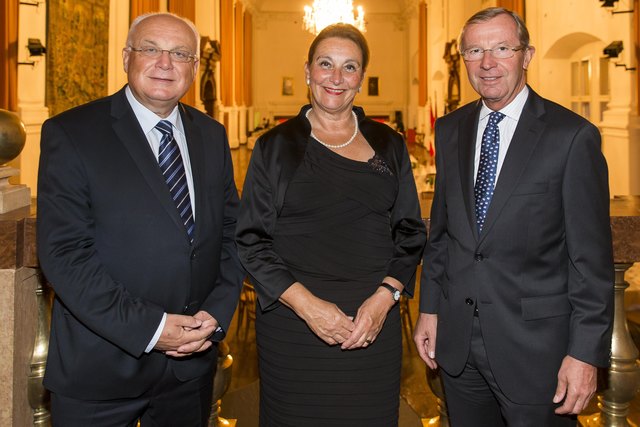 Franz Schausberger, Vesna Cvjetković, Landeshauptmann Wilfried Haslauer, | Foto: Neumayr