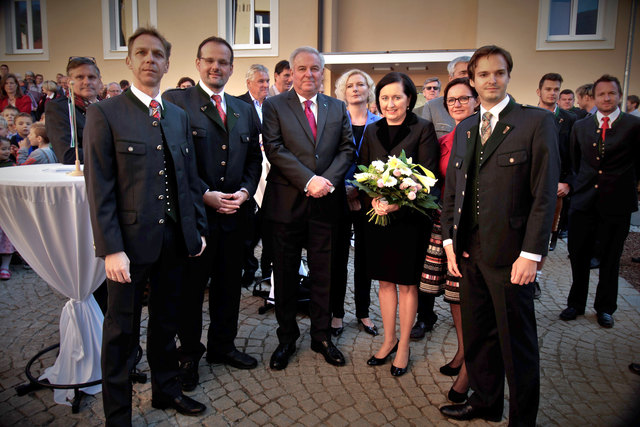 Zahlreiche Ehrengäste, darunter LH Hermann Schützenhöfer und Landesschulratspräsidentin Elisabeth Meixner, waren bei der Eröffnung. | Foto: AK