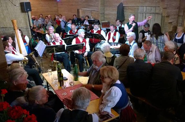 Das offene Singen wurde kürzlich beim Buschenschank Glirsch in Eibiswald zum 15-jährigen Jubiläum groß gefeiert. | Foto: Aldrian