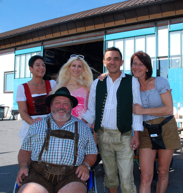 Natascha Huber, August Wischenbart, Pop Art Künstlerin Tanja Playner, Martin Huber und Susanna Spitz | Foto: PAKS