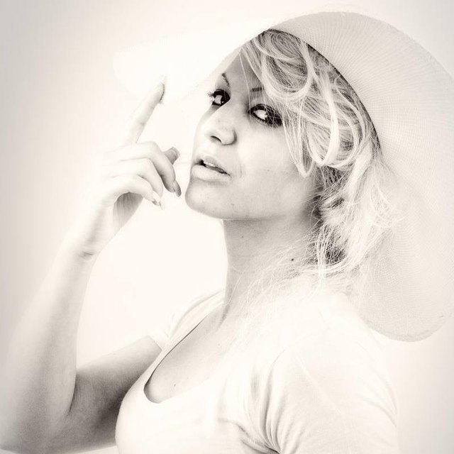 Ich möchte den Platz gewinnen, um noch mehr Erfahrungen im Model Business zu sammeln.