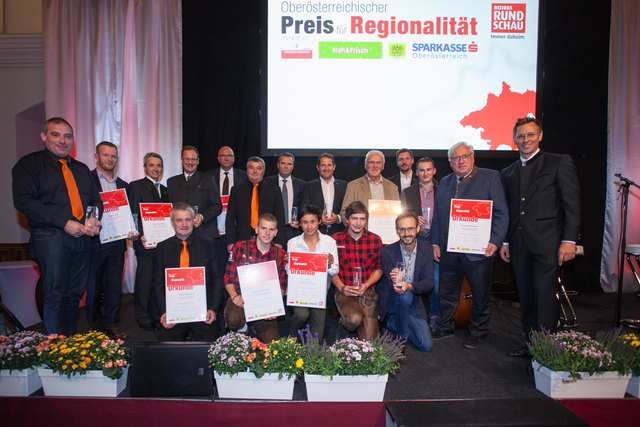 Die strahlenden Sieger des Regionalitätspreises.