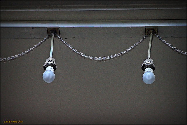Noch immer schön die zarten Lampen mit Glasperlenschnüren