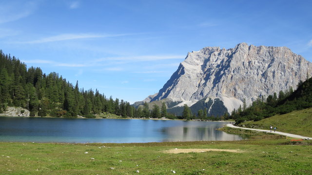 Seebensee mit Zugspitz