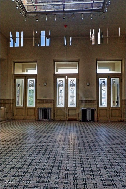 Im Foyer des Theaters