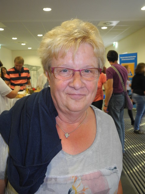 "In der Firma Ergee hatten wir früher eine Spielrunde. Dabei lernte ich meinen Mann kennen - er war mein Lotto-Sechser!" (Anna Müller, Zwettl)