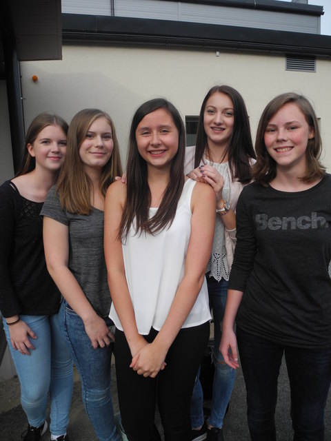 "Leider sind wir erst 14 - in Österreich muss man mindestens 18 Jahre alt sein, um teilnehmen zu dürfen." (Lara Doppler, Oberstrahlbach)