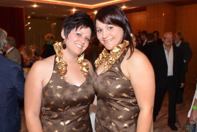 „Sunnagluat“ mit Manuela Haberl (links) und Eva Treffner