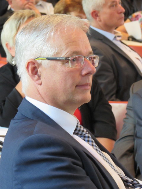 LSI Werner Mayr gratulierte der PTS Prutz zu ihrer Auszeichnung.