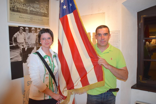 Bianca Tapler und Regionaut Martin Pfeiffer aus Rosenberg besuchten in der "Langen Nacht" das Auswanderermuseum Güssing.