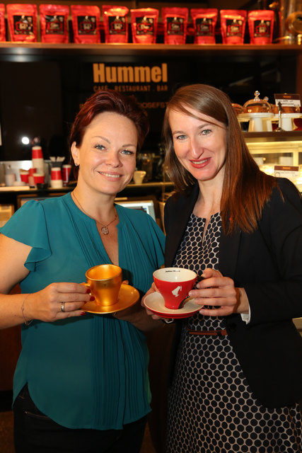 Christina Hummel mit Tanja Falter (r.) | Foto: Schiffl