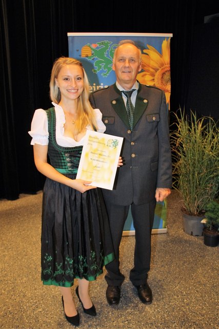 Martina Hierzer mit Präs. Maximilian Marek.