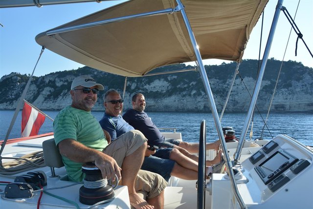 Der Kapitän und seine Offiziere: Felix Forster, Gerhard Nagy und Claus Schreiner. | Foto: Christian Haidinger