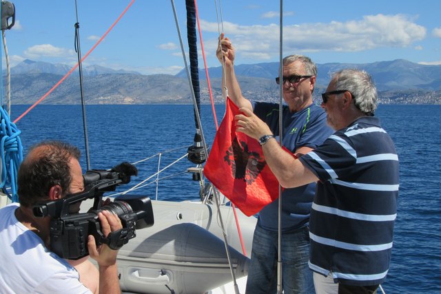 Die Frontmänner von MARE VOSTRUM bei TV-Aufnahmen: Christian Haidinger und Gerhard Nagy vor Albanien.