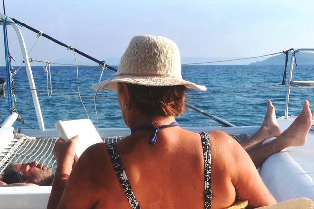 Relaxen am Schiff - der Herbst in Griechenland ist noch traumhaft warm! | Foto: Christian Haidinger